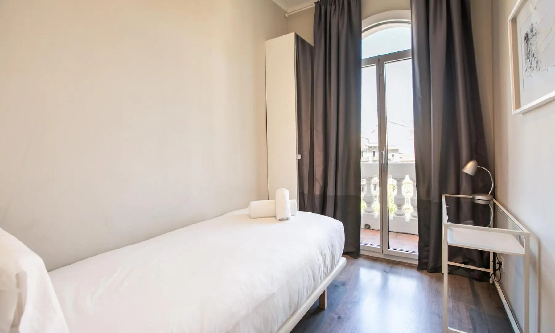51Abpar1111 - Apartment In Paralelo Barcelona Spain